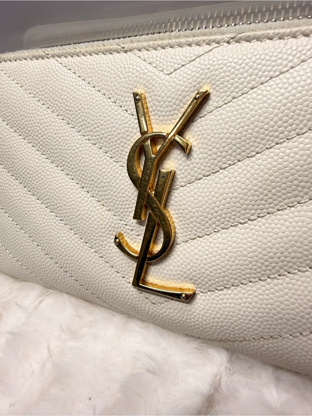 YVES SAINT LAURENT YSL White Chevron Zip Around Full Wallet - Picture 2 of 15